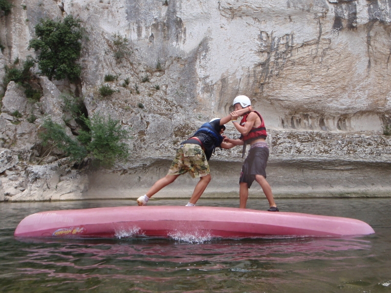 Village Camps International Summer Camp Ard&egrave;che, France 2019-07-26 https://www.villagecamps.com/journals_admin/images/75-35-Romain and Ignacio wrestle.jpg